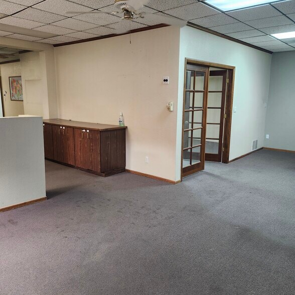 More Photos Of 30 Acoma Blvd S, Lake Havasu City Office For Lease
