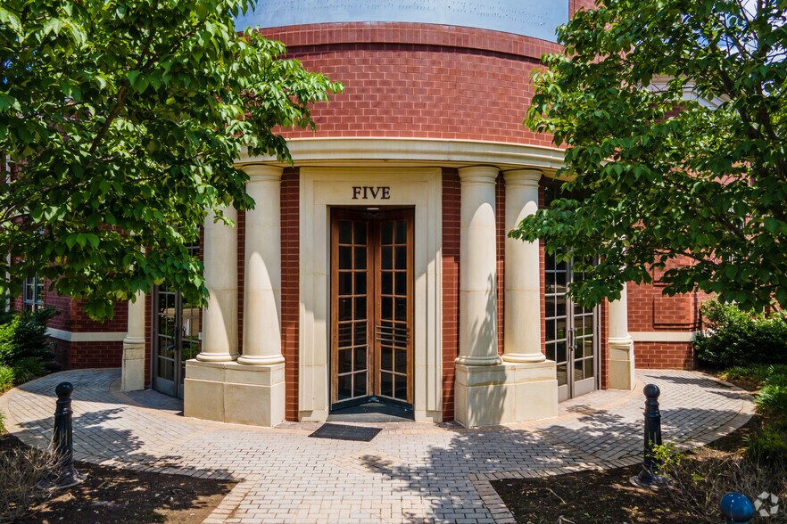 More Photos Of 5 Apollo Rd, Plymouth Meeting Research And Development For Lease