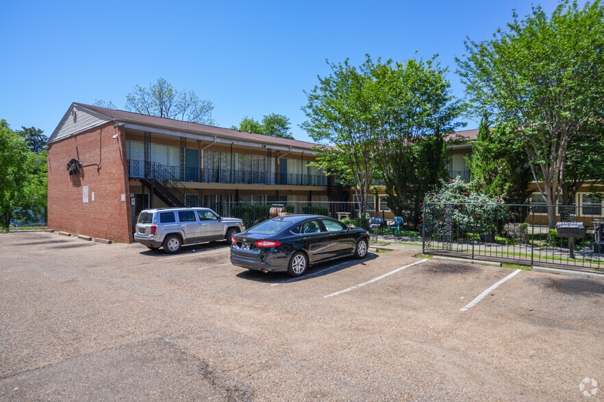 More Photos Of 1605 N West St, Jackson Apartments For Sale