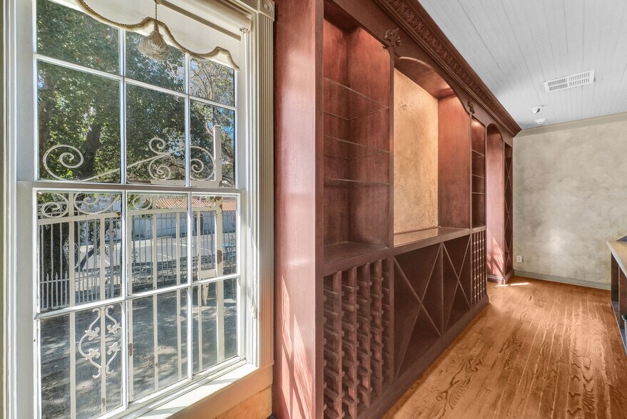 More Photos Of 41955 Main St, Temecula Freestanding For Sale