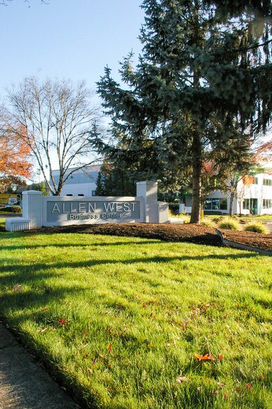 Primary Photo Of 10140 SW Allen Blvd, Beaverton Showroom For Lease