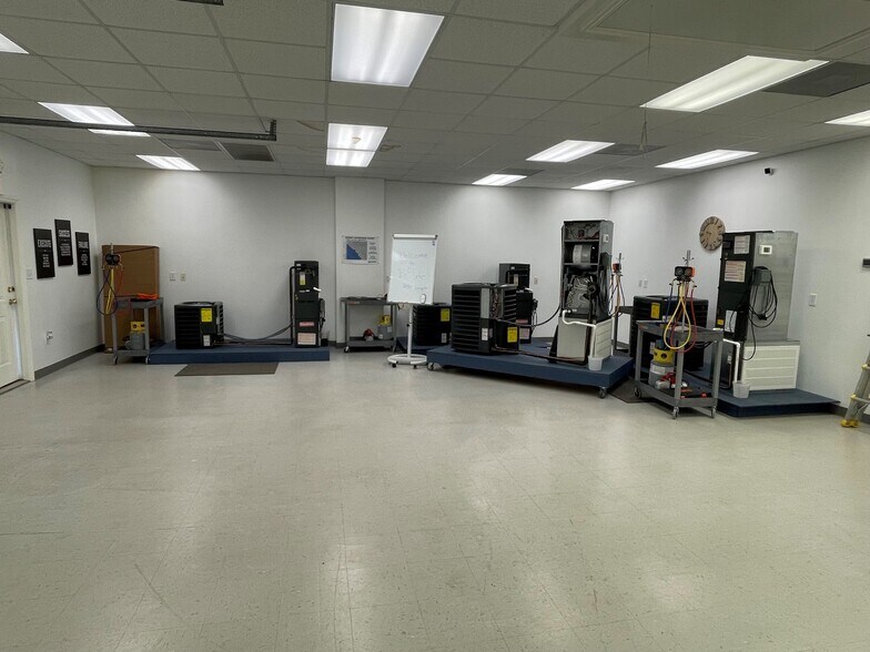 1317 Virginia Blvd NW, Huntsville, AL 35801 Industrial For Lease