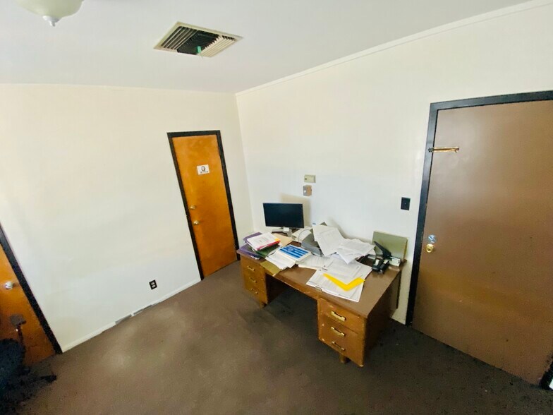 More Photos Of 660 S Bonnie Brae St, Los Angeles Office Residential For Sale