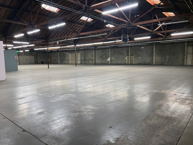 More Photos Of 1972-1974 E 20th St, Los Angeles Warehouse For Lease