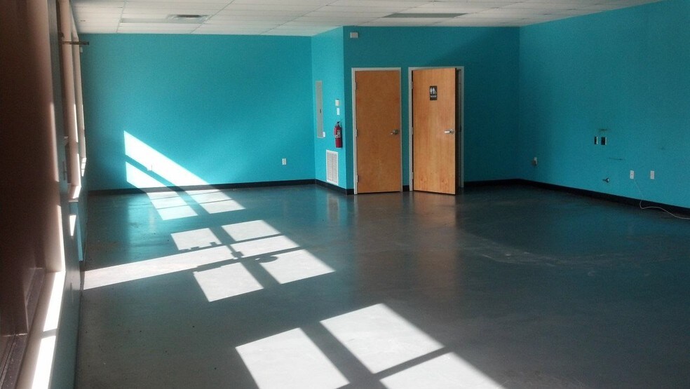 More Photos Of 2550 W Pensacola St, Tallahassee General Retail For Lease