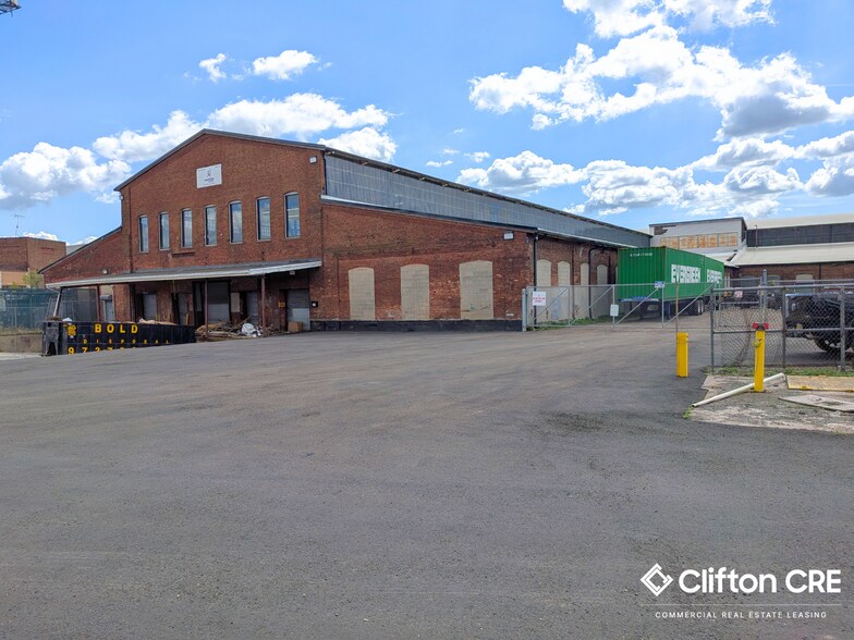 More Photos Of 5 Slater Dr, Elizabeth Warehouse For Lease