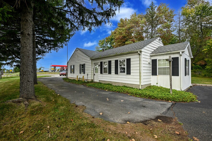 More Photos Of 6942 State Route 44, Ravenna Medical For Sale