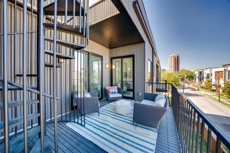 More Photos Of 3825 Munger Ave, Dallas Multifamily For Sale