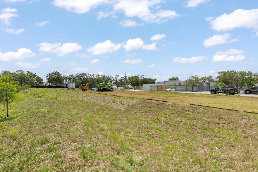 More Photos Of 1400 L and R Industrial Blvd, Tarpon Springs Unknown For Lease