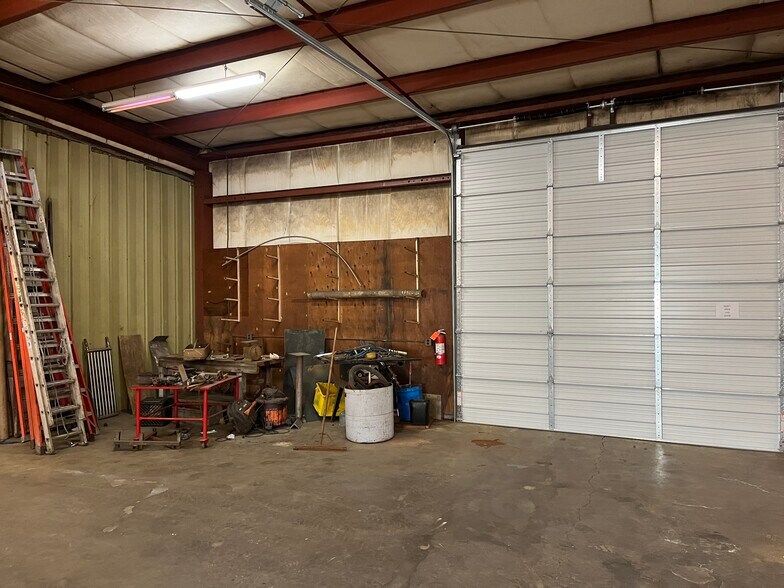 More Photos Of 1012 N 9th Ave, Walla Walla Manufacturing For Sale