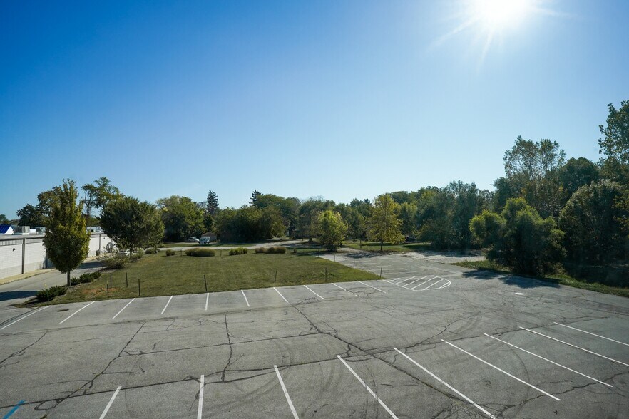 More Photos Of 1825 W Main St, Fort Wayne Warehouse For Sale