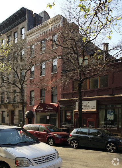 Primary Photo Of 204 E 83rd St, New York Apartments For Lease