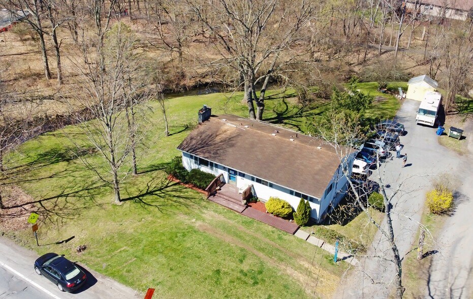 More Photos Of 113 N Chestnut St, New Paltz Office Residential For Lease