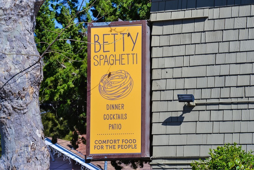 More Photos Of 16390 4th St, Guerneville Hotel For Sale