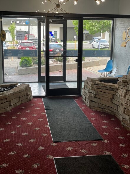 More Photos Of 1300 Cummins Rd, Des Moines General Retail For Lease