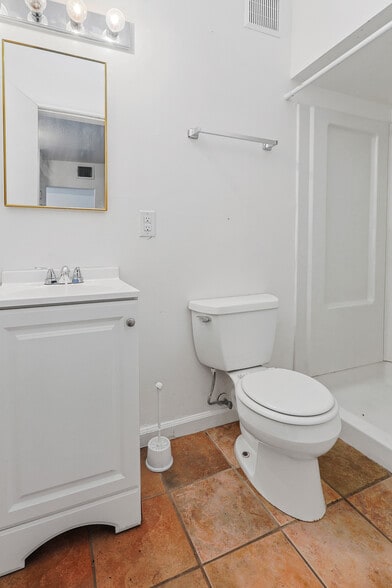 More Photos Of 303 Tin St, Henderson Office Residential For Sale