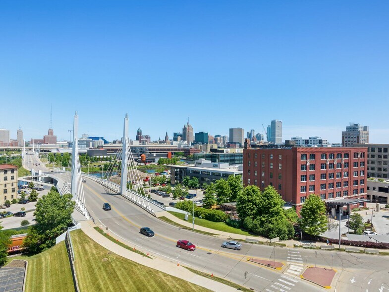 More Photos Of 518,520 S 6th St, Milwaukee Hospitality For Sale