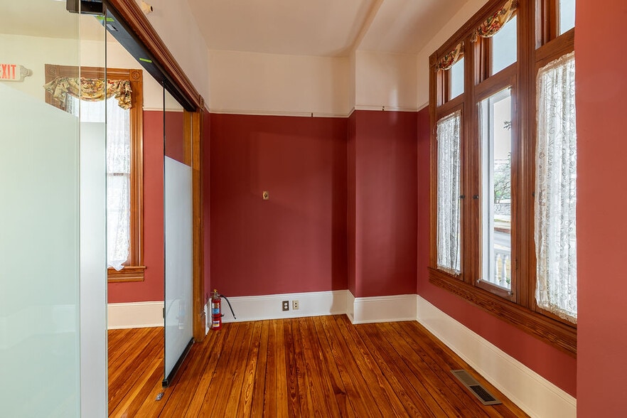 More Photos Of 892 Prince Ave, Athens Medical For Lease