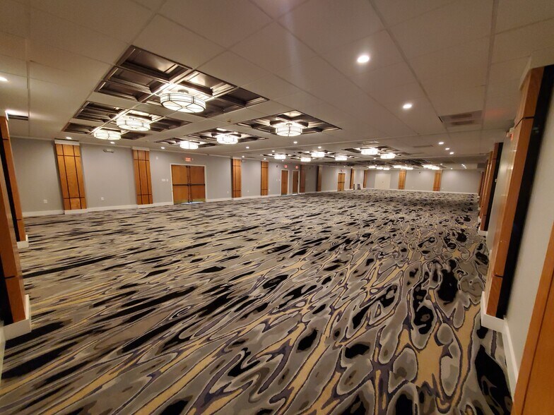 More Photos Of 3050 University Pky, Winston-Salem Hotel For Lease