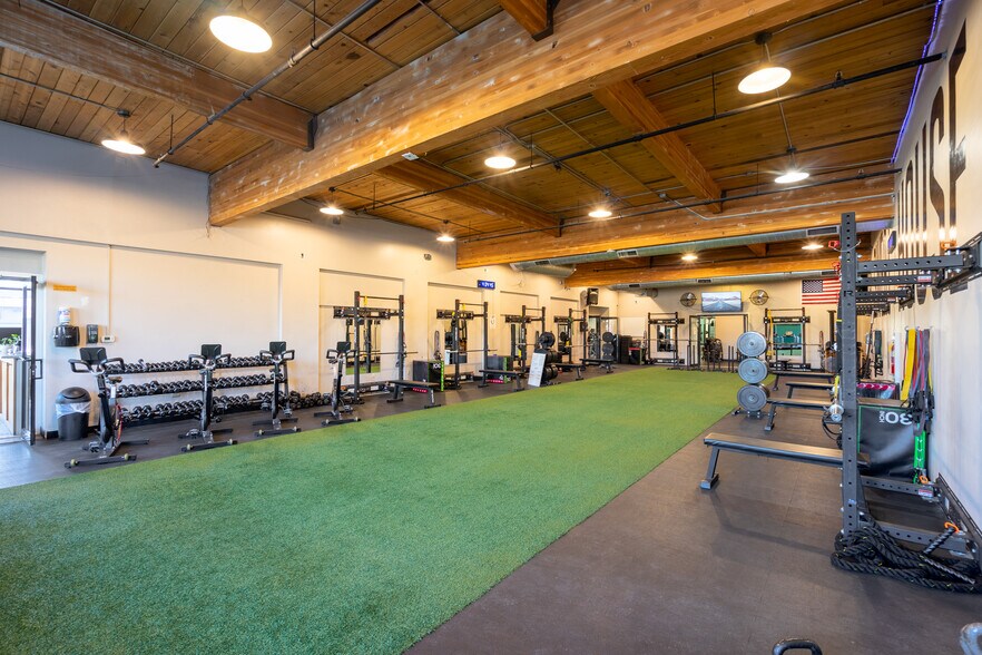 More Photos Of 300 1st Ave W, Kalispell Storefront Retail Office For Sale