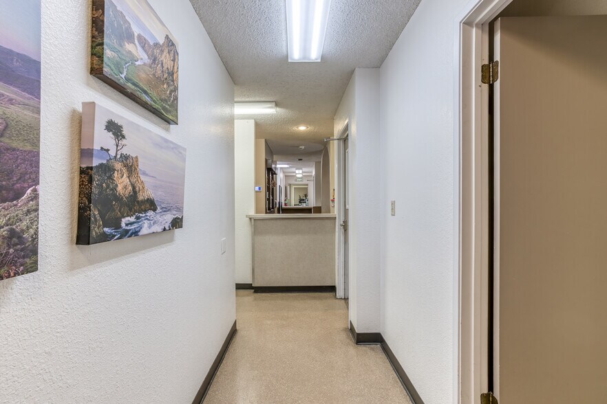 More Photos Of 3200 G St, Merced Veterinarian Kennel For Sale