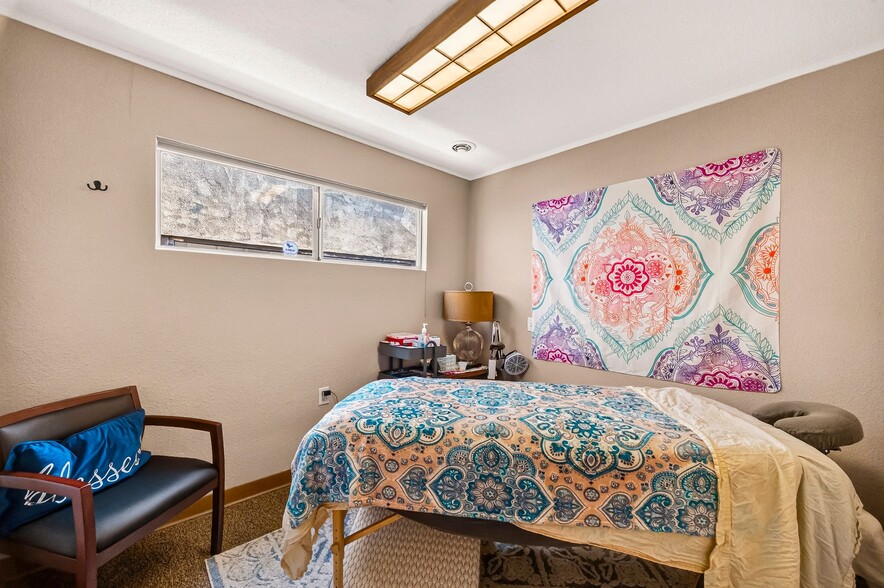 More Photos Of 6407 Skyway, Paradise Medical For Sale