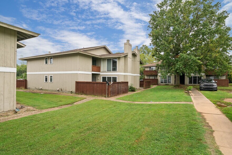 More Photos Of 2401 S 50th St, Fort Smith Apartments For Sale