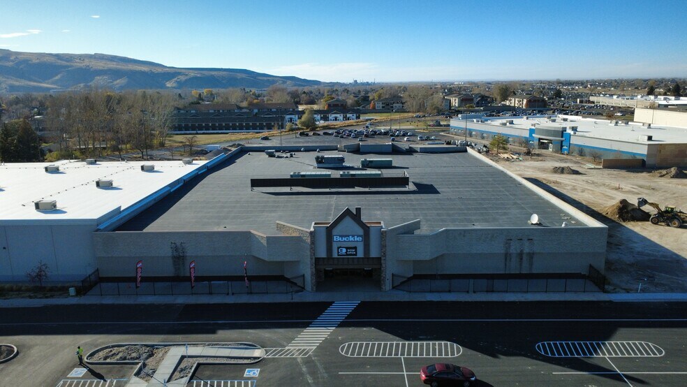 More Photos Of 4155 Yellowstone Ave, Pocatello General Retail For Sale