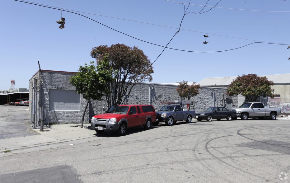 More Photos Of 745 Kevin Ct, Oakland Service For Lease