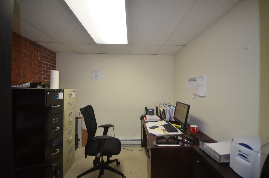 More Photos Of 20 Maple St, Springfield Office For Sale