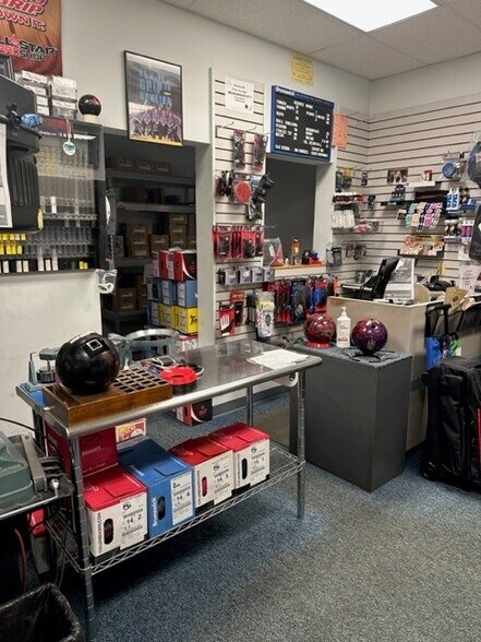 More Photos Of 2850 William St, Buffalo General Retail For Sale