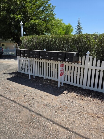 More Photos Of 427 N 15th St, Cottonwood Trailer Camper Park For Sale