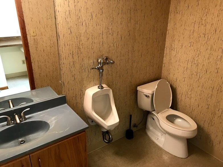 More Photos Of 3768 Norwood Dr, Littleton Warehouse For Lease