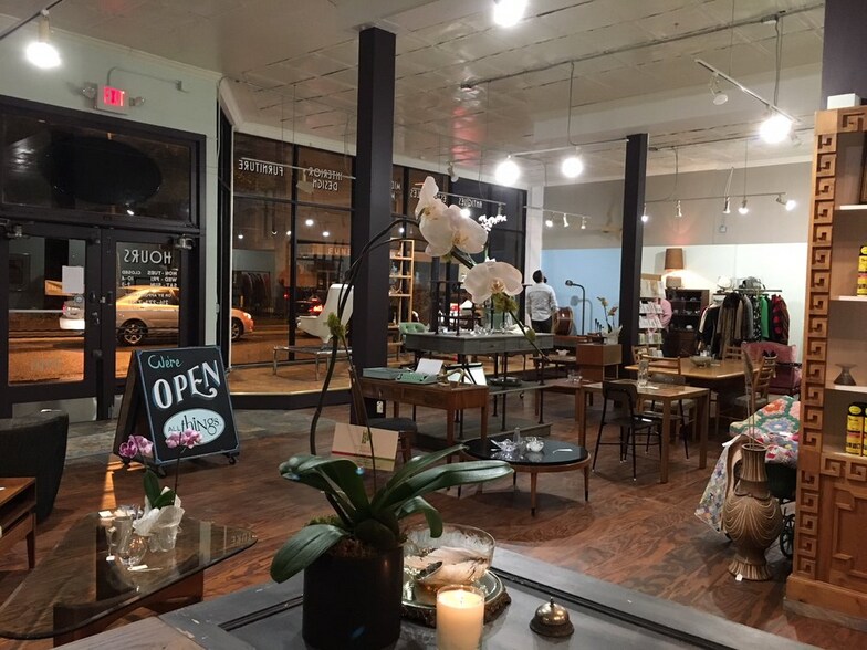 More Photos Of 3906-3910 Lorain Ave, Cleveland Apartments For Lease