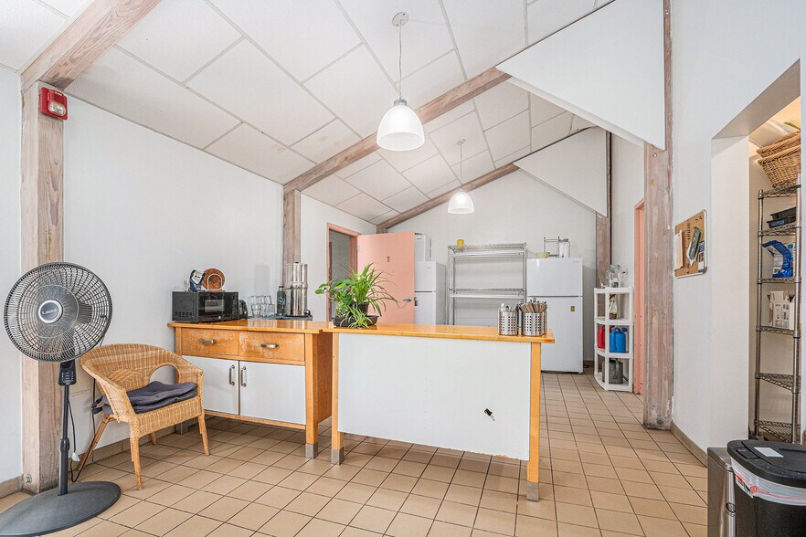 More Photos Of 56968 Dailey Rd, Dowagiac Shelter For Sale