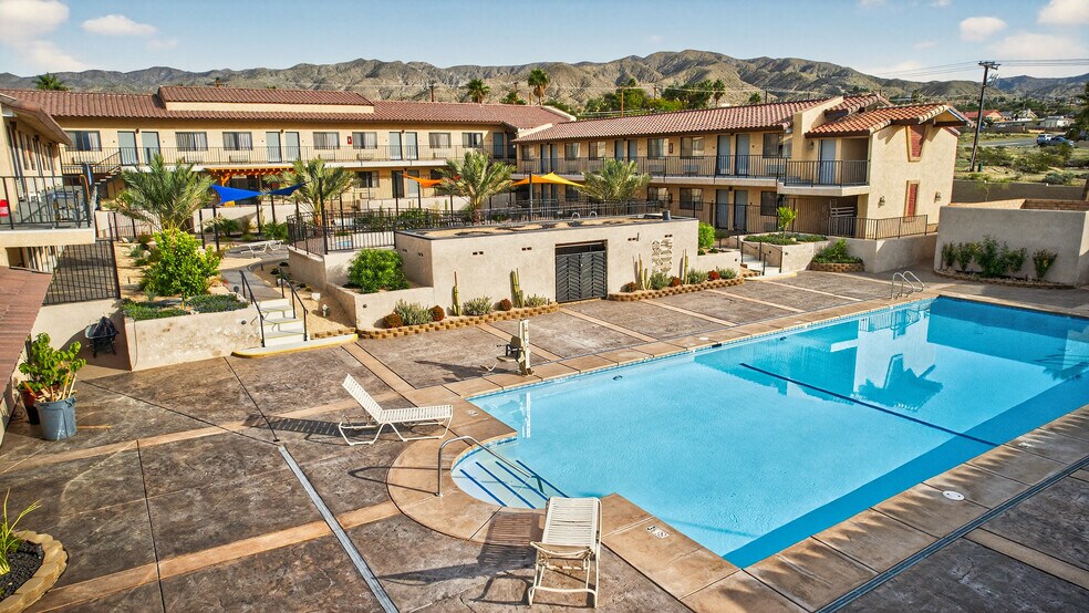 More Photos Of 67485 Hacienda Ave, Desert Hot Springs Hotel For Sale