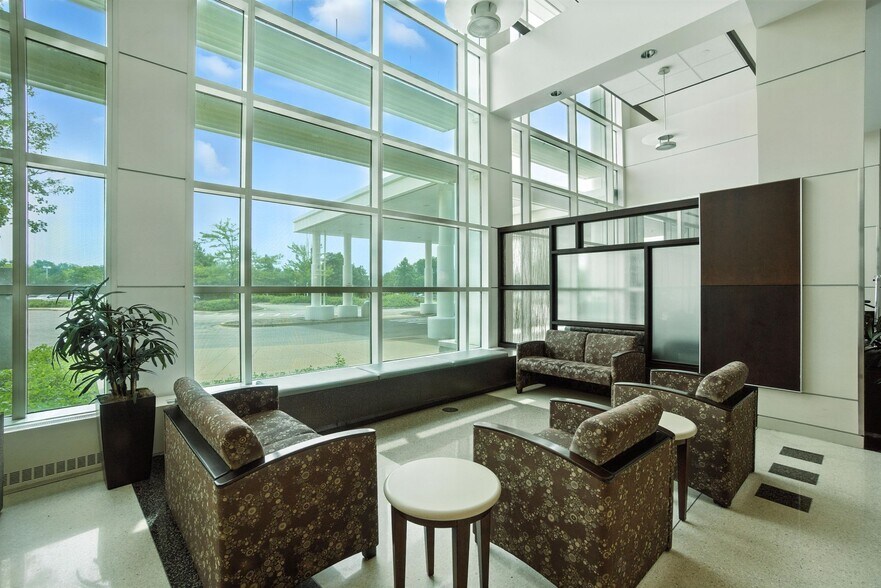 More Photos Of 2040 Ogden Ave, Aurora Medical For Lease