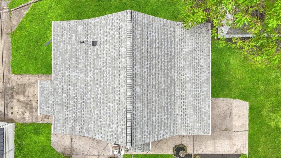 More Photos Of 9955 Belair Rd, Kingsville Flex For Sale