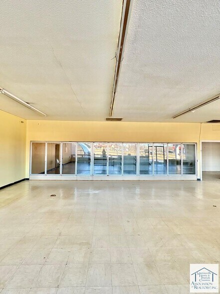 More Photos Of 6697 Greensboro Rd, Ridgeway General Retail For Sale