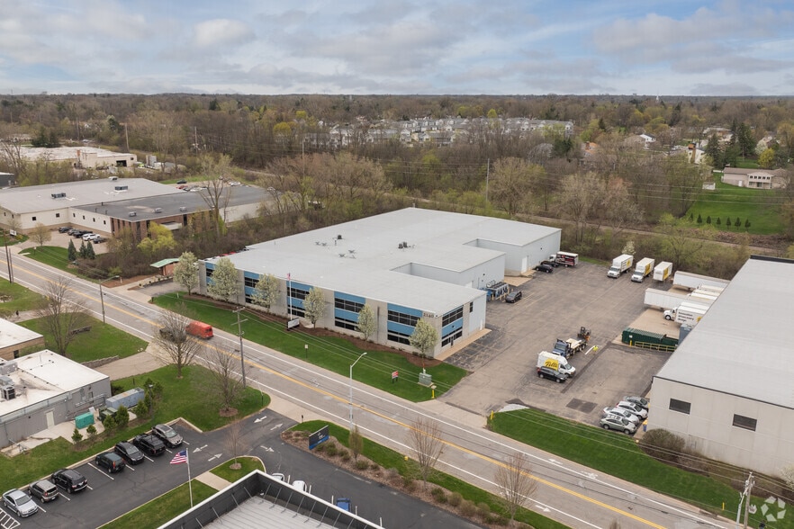 More Photos Of 2140 Oak Industrial Dr NE, Grand Rapids Manufacturing For Lease