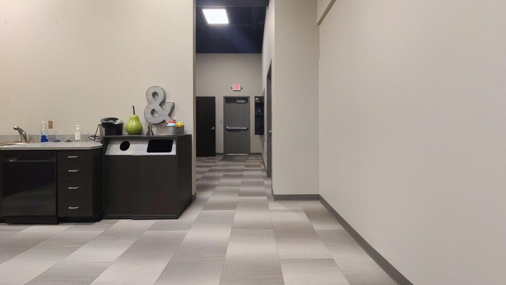More Photos Of 1304 Technology Pky, Cedar Falls Office Residential For Lease