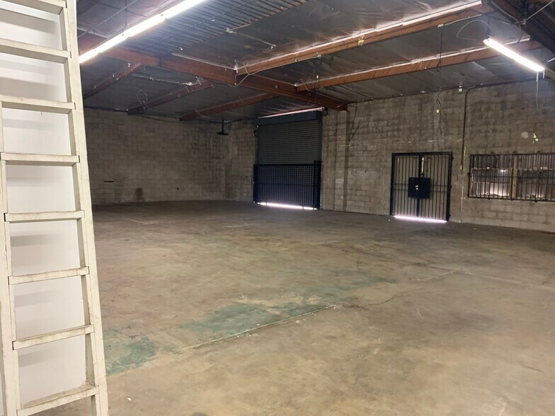 More Photos Of 1390 Newton St, Los Angeles Warehouse For Lease