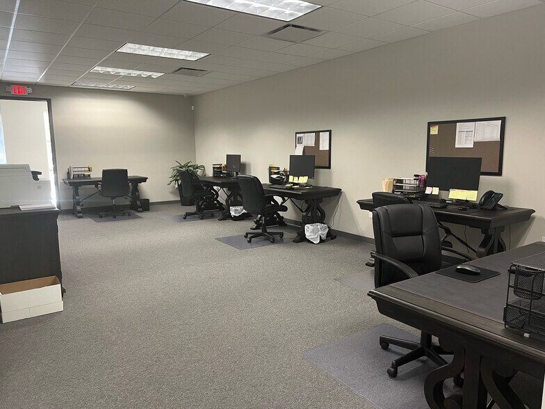 More Photos Of 2640 Cypress Ridge Blvd, Wesley Chapel Office For Lease