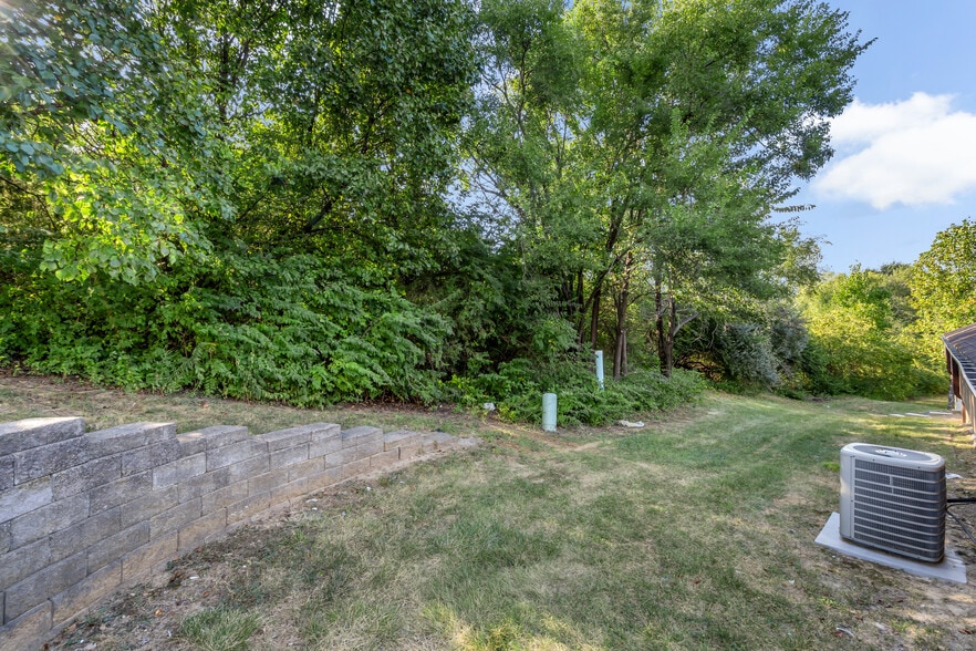 More Photos Of 1565 Kisker Rd, Saint Charles Office For Sale
