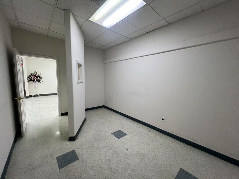 More Photos Of 3365 E Flamingo Rd, Las Vegas Medical For Lease