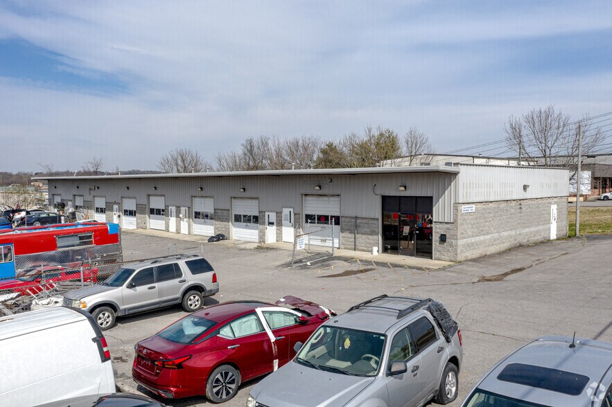 Primary Photo Of 1228 Northgate Business Pky, Madison Warehouse For Lease