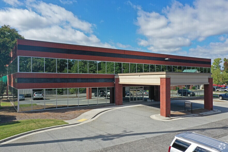 More Photos Of 1208 Eastchester Dr, High Point Office For Sale