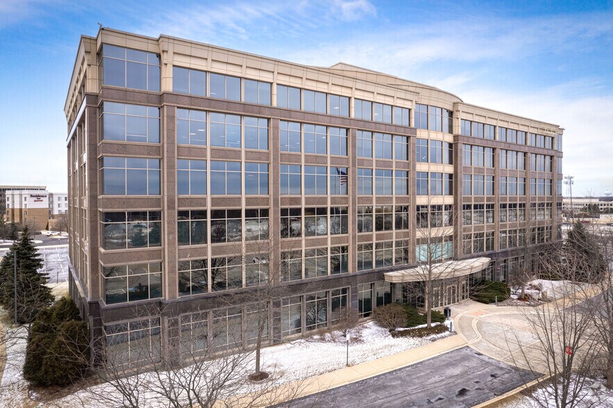 More Photos Of 26125 N Riverwoods Blvd, Mettawa Office For Lease