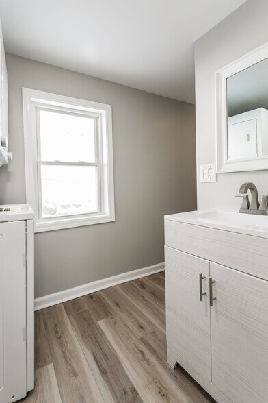More Photos Of 4527 South St, Jamesville General Retail For Sale