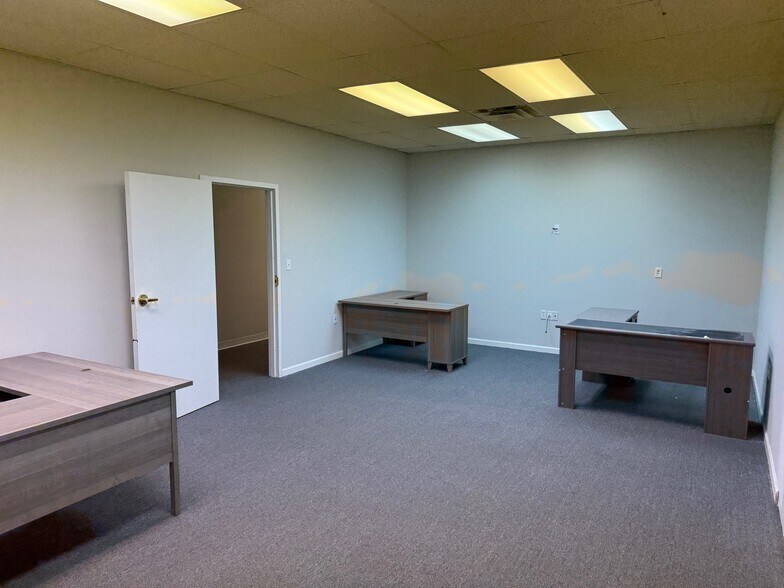 More Photos Of 2665 Pine Grove Rd, Cumming Flex For Lease